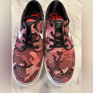 Nike SB Skateboarding Canvas Shoes by Stefan Janoski